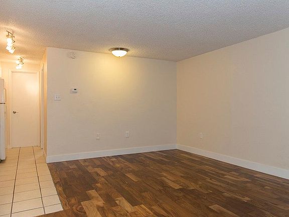 2nd image of 263 N Grant St APT 105