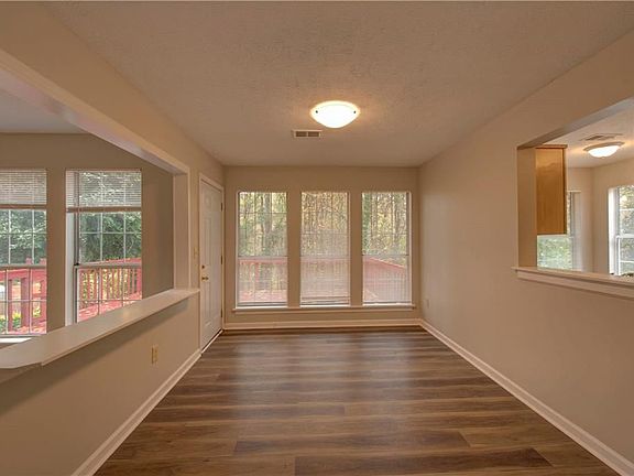 3rd image of 1940 Glynmoore Dr