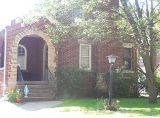 1917 S Walnut St, Springfield, IL 62704