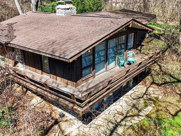 820 Old Woods Rd, Columbus, OH 43235