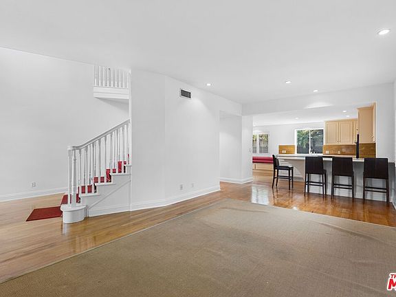 3rd image of 6074 W 75th Pl