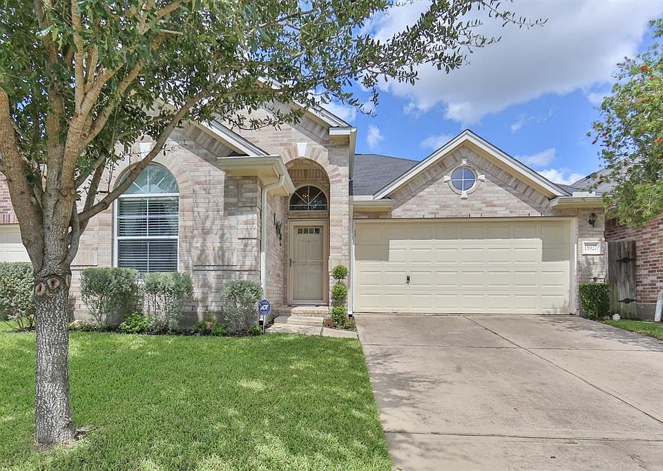 1st image of 15927 Cottage Ivy Cir
