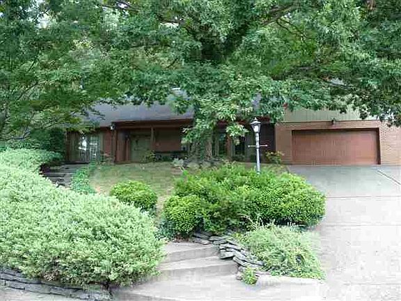 2nd image of 93 Copper Glen Dr
