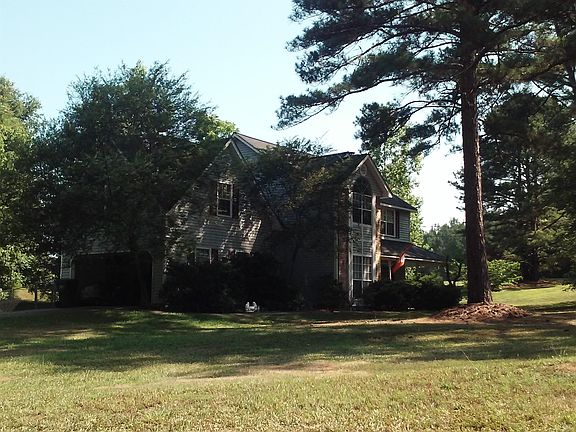 3rd image of 4613 Pine Dr