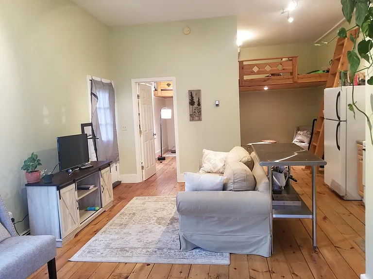 18 Holbrook St #3 — Photo 2
