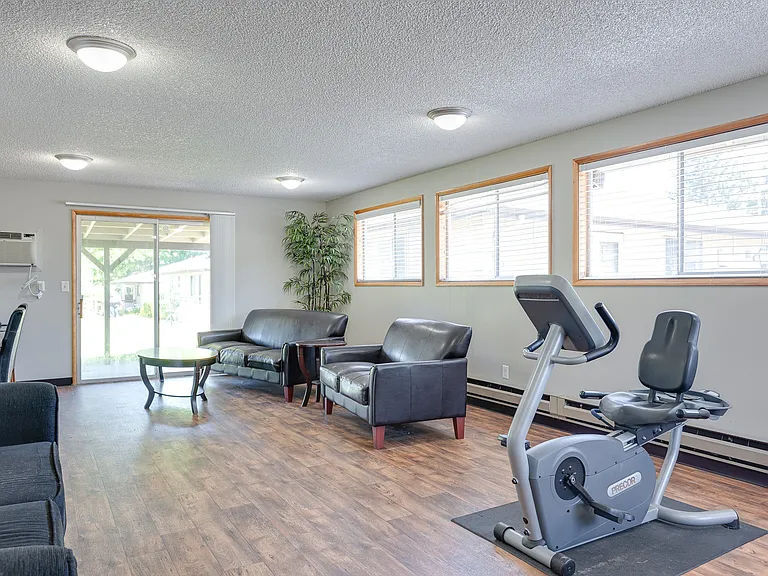 Brandt Apartments — Photo 10