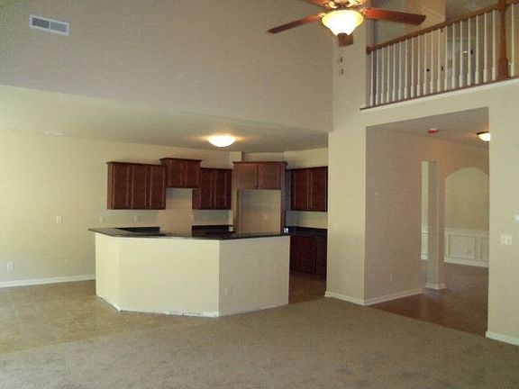4th image of 42 White Pine Way
