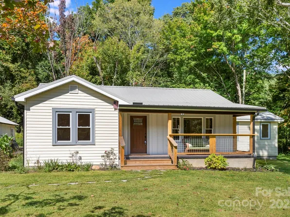 1808 Allens Creek Rd, Waynesville, NC 28786