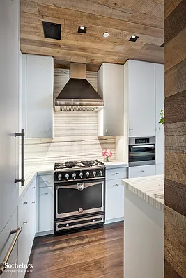 Sold by Sotheby's International Realty | media 19