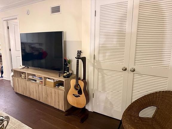 5th image of 1625 Paterson Plank Rd APT 1