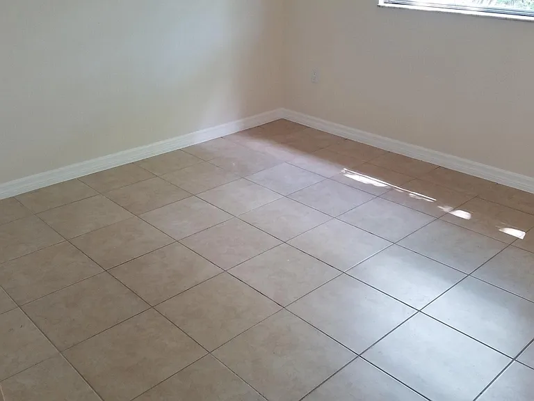 7708 Prato Ave — Photo 9
