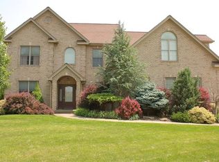 538 Birch Dr, Houston, PA 15342