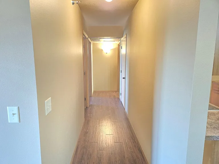 Sunrise Ii Apartments — Photo 9
