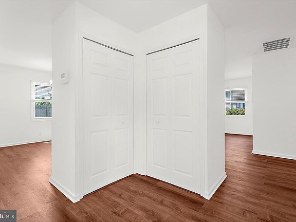 5th image of 3900 Carvel Ln