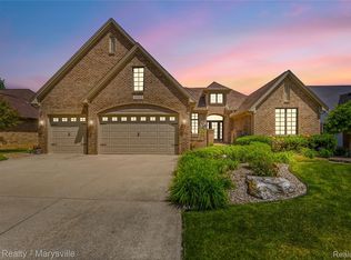 53146 Michael Dr, Chesterfield, MI 48047