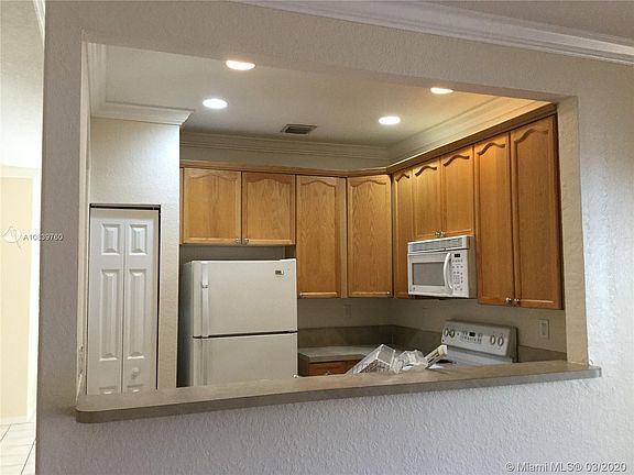 4th image of 3405 Merrick Ct #1209