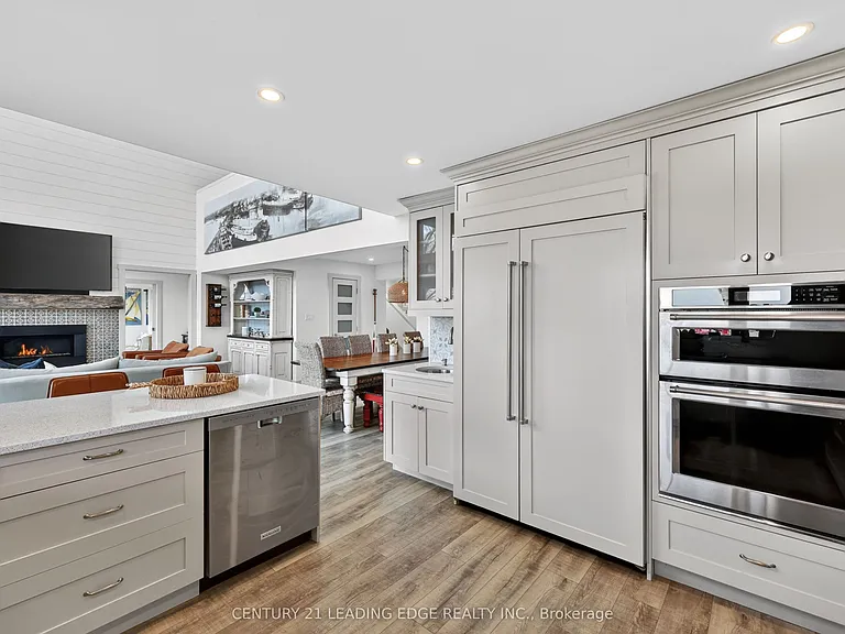 29 Saint Clair St — Photo 16