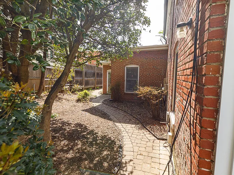 1525 Elliot Pl NW — Photo 39