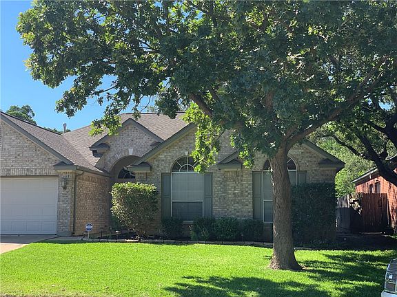 2nd image of 2211 Granger Ln