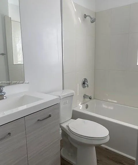5960 NE 5th Ct #4 — Photo 9