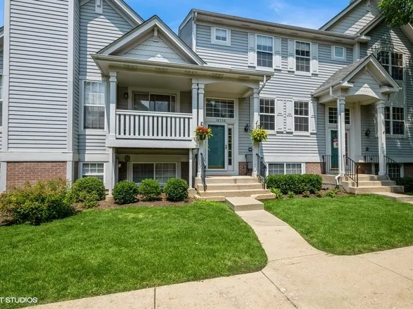 18550 W Sterling Ct, Grayslake, IL 60030