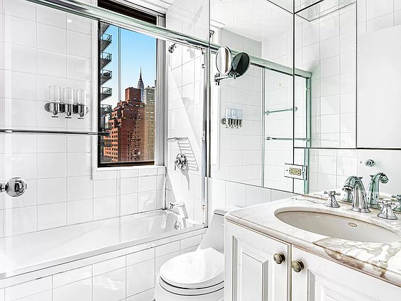 5th image of 300 E 54th St APT 10C