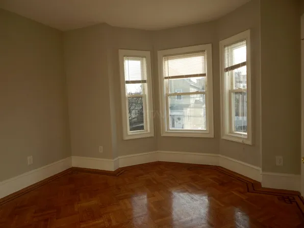 11 Park Ave #2F, Somerville, MA 02144