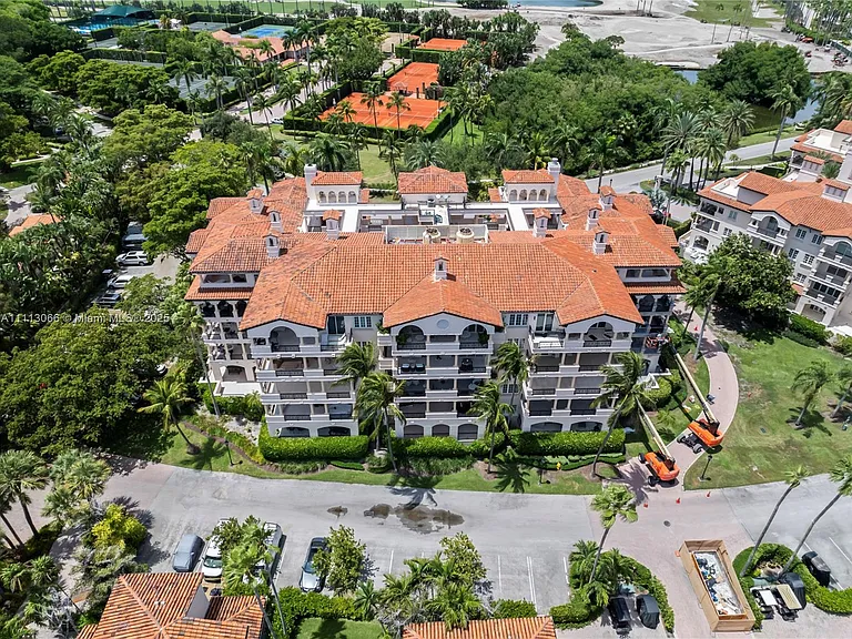 19143 Fisher Island Dr #19143 — Photo 6