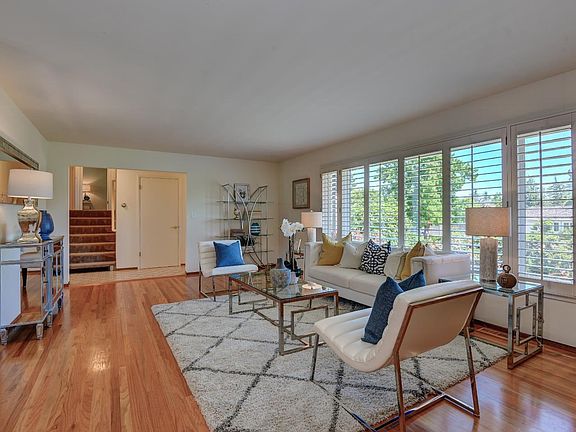 3rd image of 1564 Vineyard Dr