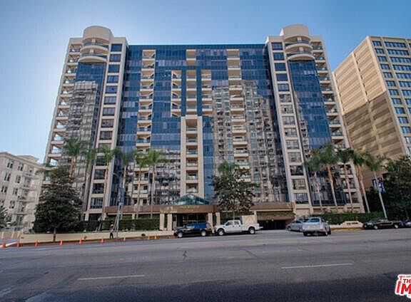 2nd image of 10724 Wilshire Blvd APT 703