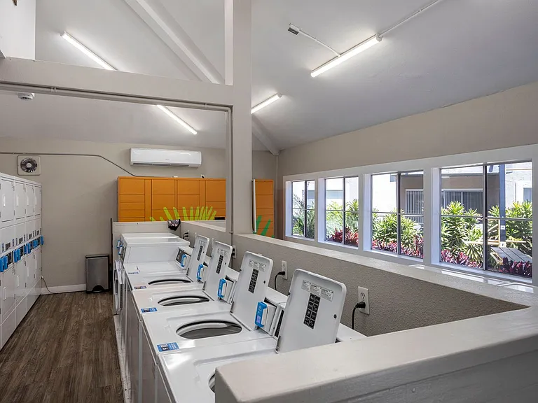 Mission Pacific Apartments — Photo 37