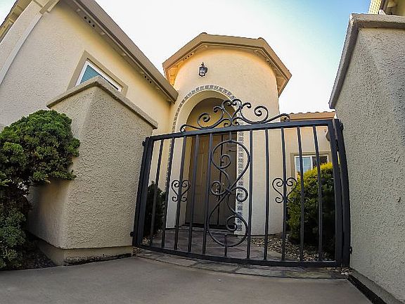 5th image of 723 Adagio Dr