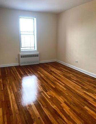 5th image of 6544 Saunders St #302