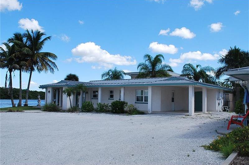 1st image of 165 Stanford Dr #A