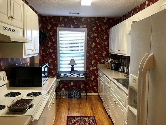 3rd image of 151 Saint Kitts Ct