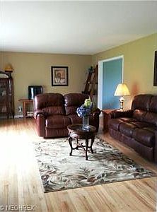 4th image of 91 Keswick Dr