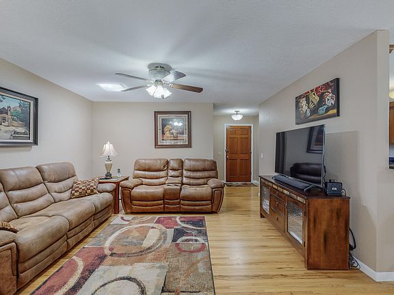 5th image of 6605 Ponderosa Ave NE