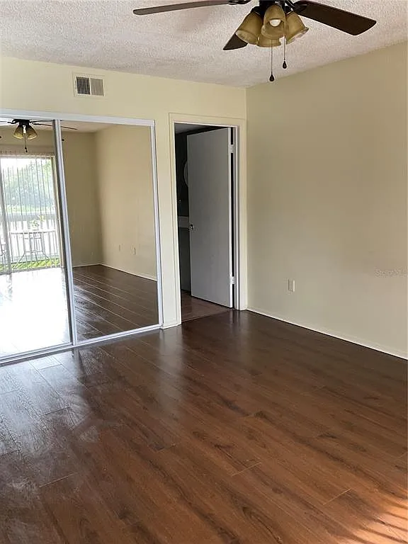 2 bed, 2.0 bath, 885 sqft, $1,400 — Photo 4