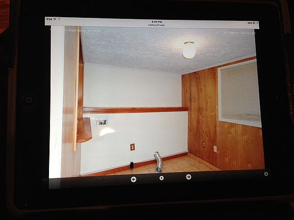 4th image of 207 Jefferson St
