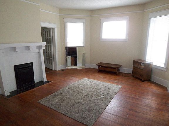 3rd image of 705 E 5th St APT 2