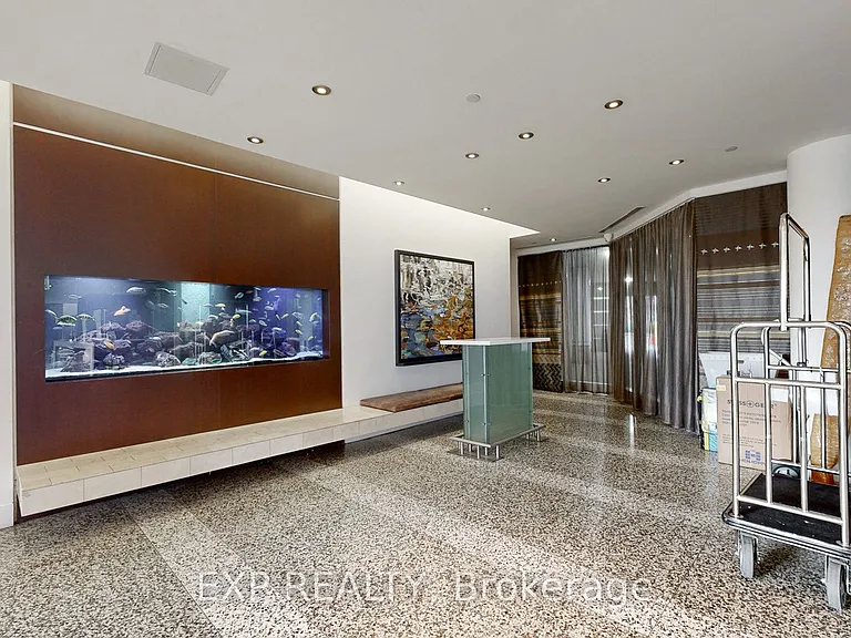 8 York St #2404 — Photo 29