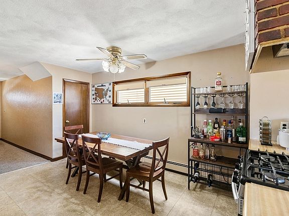 4th image of 63 Woodville St