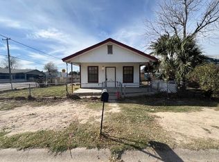 1902 Santa Cleotilde Ave, Laredo, TX 78040