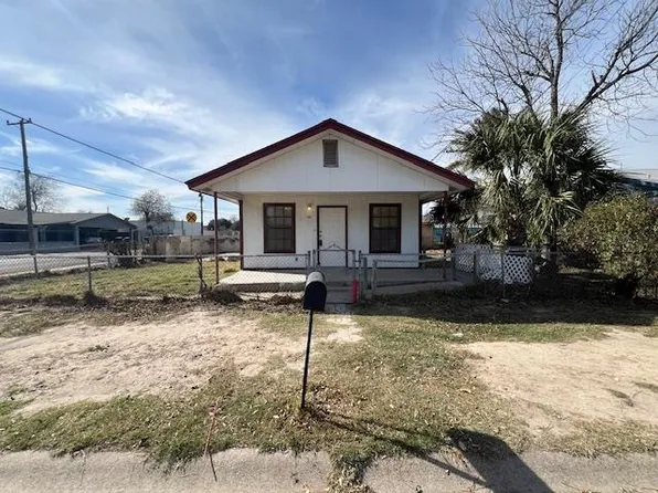 1902 Santa Cleotilde Ave, Laredo, TX 78040