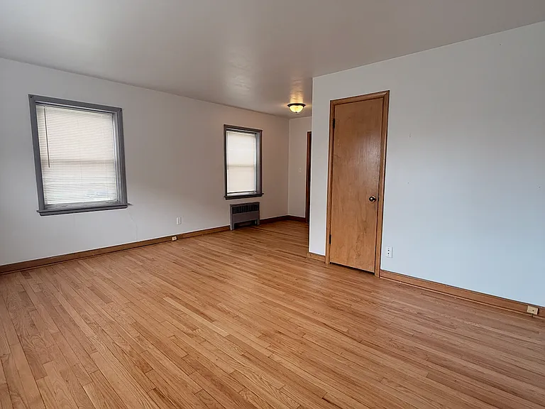 4006 N Farwell Ave #17 — Photo 8
