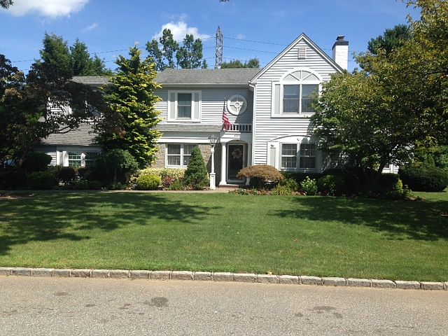 1st image of 382 Charles St