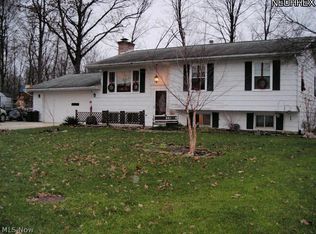 155 Fairview Dr, Cortland, OH 44410