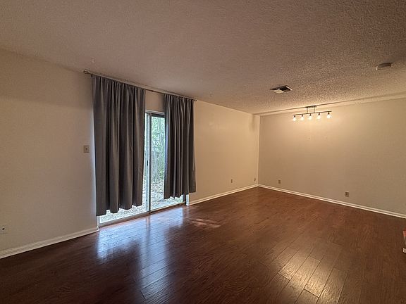 4th image of 315 Sidney Martin Rd #1