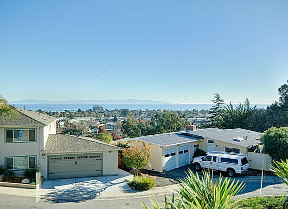 2nd image of 122 Los Altos Ct