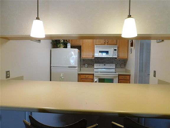 5th image of 11 Plantation Dr APT 106